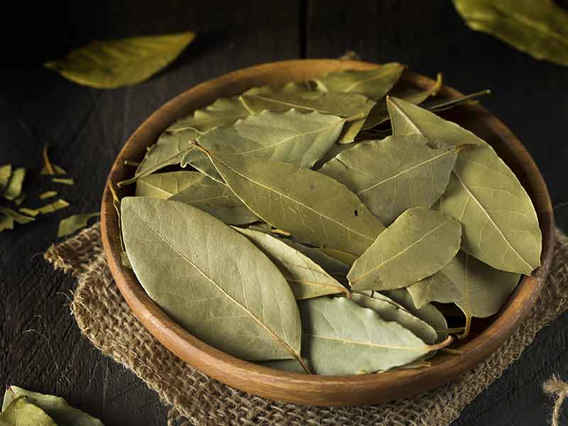 why should you put bay leaves in food